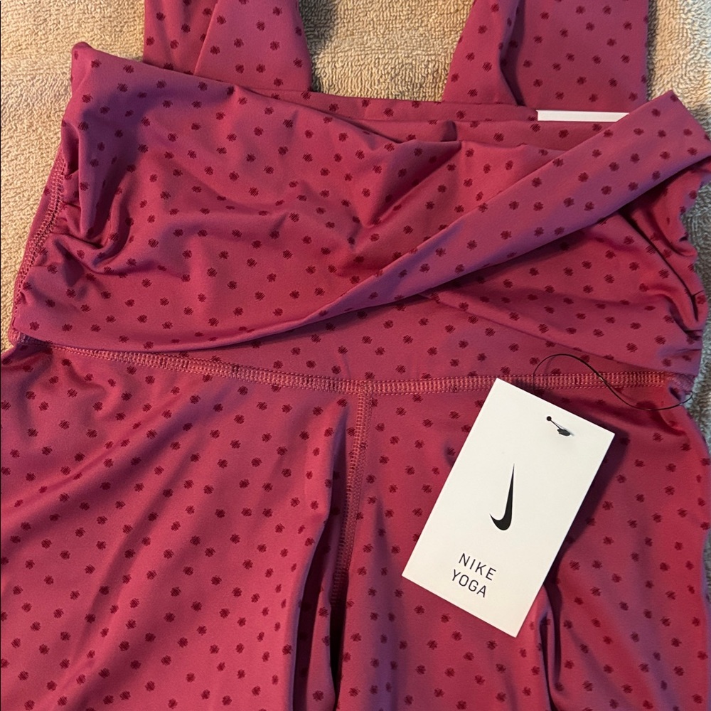 Nike Yoga High-Waisted Leggings in Raspberry dot - new with tags - Picture 2 of 5